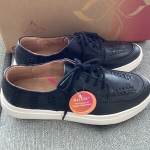 Comfortiva Thayer Apron Toe Sneaker (Women) 8.5M